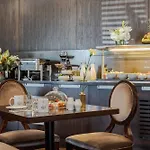 Eurostars Metropole Готель 4*
