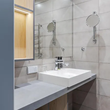 Eurostars Metropole 4*