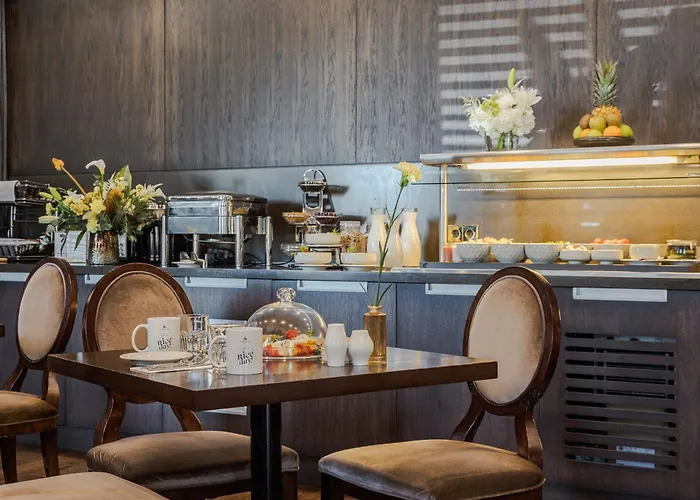 Eurostars Metropole Viesnīca 4*