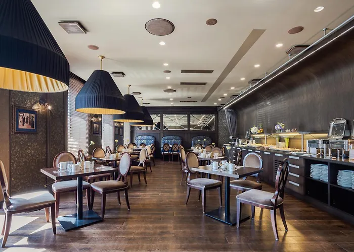 מלון Eurostars Metropole 4*