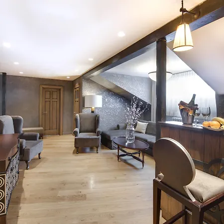 Eurostars Metropole Hotel 4*